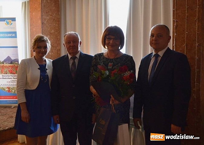 Zdjęcie w galerii na portalu naszwodzislaw.com: Nagrodzono sportowc&oacute;w, trener&oacute;w oraz ludzi kultury wiadomości z regionu