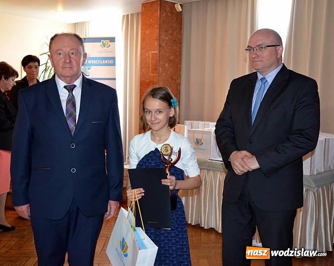 Zdjęcie w galerii na portalu naszwodzislaw.com: Nagrodzono sportowc&oacute;w, trener&oacute;w oraz ludzi kultury wiadomości z regionu