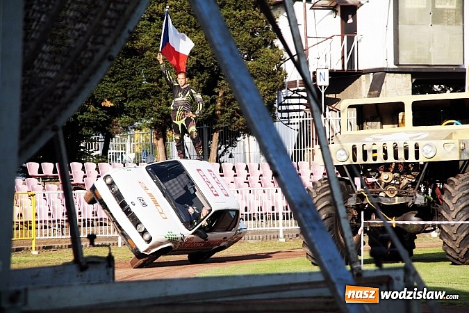 Zdjęcie w galerii na portalu naszwodzislaw.com: Niesamowite kaskaderskie show! wiadomości z regionu