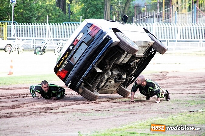 Zdjęcie w galerii na portalu naszwodzislaw.com: Niesamowite kaskaderskie show! wiadomości z regionu