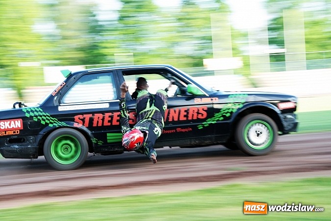 Zdjęcie w galerii na portalu naszwodzislaw.com: Niesamowite kaskaderskie show! wiadomości z regionu