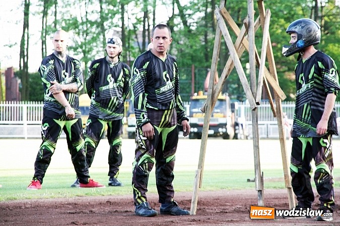 Zdjęcie w galerii na portalu naszwodzislaw.com: Niesamowite kaskaderskie show! wiadomości z regionu