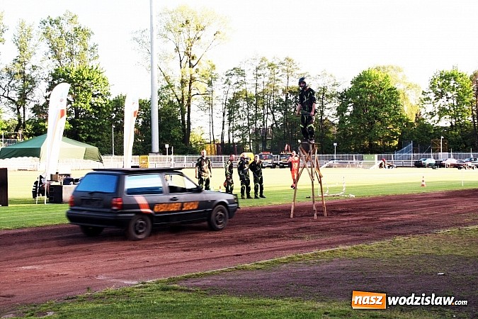 Zdjęcie w galerii na portalu naszwodzislaw.com: Niesamowite kaskaderskie show! wiadomości z regionu