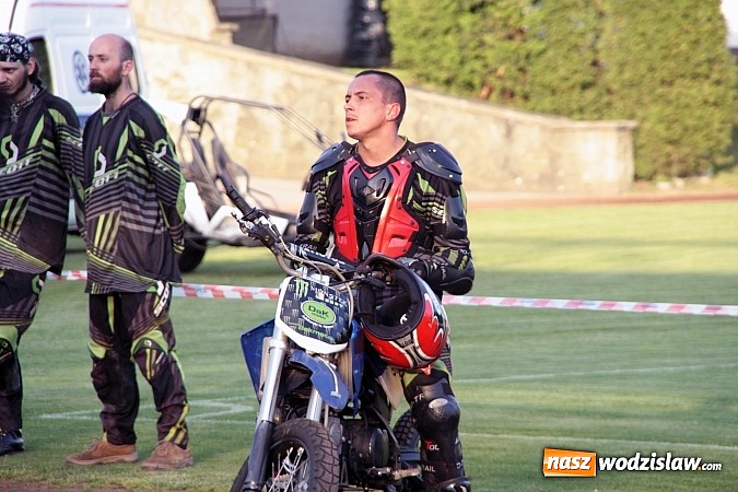 Zdjęcie w galerii na portalu naszwodzislaw.com: Niesamowite kaskaderskie show! wiadomości z regionu