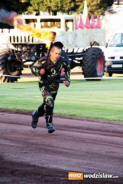 Zdjęcie w galerii na portalu naszwodzislaw.com: Niesamowite kaskaderskie show! wiadomości z regionu