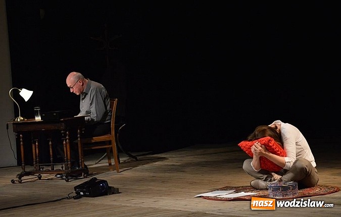 Zdjęcie w galerii na portalu naszwodzislaw.com: Piotr Machalica i Grażyna Wolszczak wystąpili na deskach radlińskiej sceny wiadomości z regionu