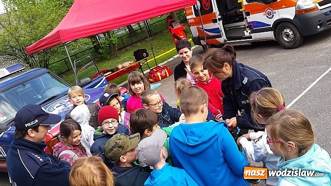 Zdjęcie w galerii na portalu naszwodzislaw.com: Dzień otwartych strażnic. Wodzisławską komendę odwiedziło około p&oacute;ł tysiąca mieszkańc&oacute;w wiadomości z regionu