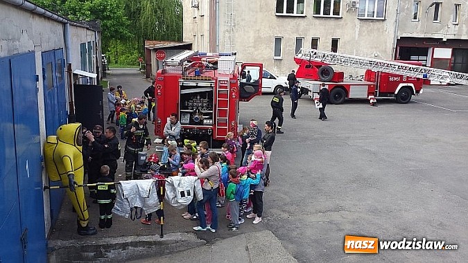 Zdjęcie w galerii na portalu naszwodzislaw.com: Dzień otwartych strażnic. Wodzisławską komendę odwiedziło około p&oacute;ł tysiąca mieszkańc&oacute;w wiadomości z regionu