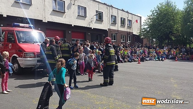 Zdjęcie w galerii na portalu naszwodzislaw.com: Dzień otwartych strażnic. Wodzisławską komendę odwiedziło około p&oacute;ł tysiąca mieszkańc&oacute;w wiadomości z regionu