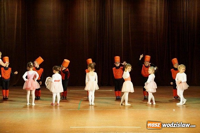 Zdjęcie w galerii na portalu naszwodzislaw.com: Przedszkolaki opanowały WCK wiadomości z regionu