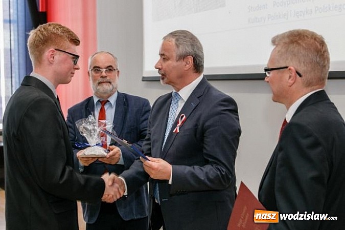 Zdjęcie w galerii na portalu naszwodzislaw.com: Tomasz Gęsina z Mszany stypendystą Ministra Nauki!  wiadomości z regionu