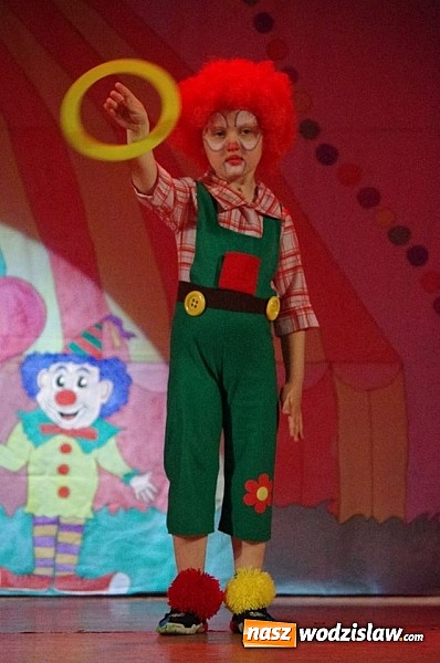 Zdjęcie w galerii na portalu naszwodzislaw.com: XXIII Miejski Festiwal Kultury Przedszkolnej zgromadził tłumy publiczności  wiadomości z regionu