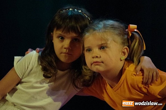 Zdjęcie w galerii na portalu naszwodzislaw.com: XXIII Miejski Festiwal Kultury Przedszkolnej zgromadził tłumy publiczności  wiadomości z regionu