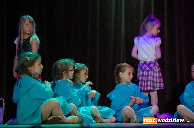 Zdjęcie w galerii na portalu naszwodzislaw.com: XXIII Miejski Festiwal Kultury Przedszkolnej zgromadził tłumy publiczności  wiadomości z regionu