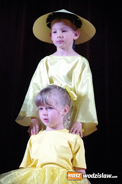 Zdjęcie w galerii na portalu naszwodzislaw.com: XXIII Miejski Festiwal Kultury Przedszkolnej zgromadził tłumy publiczności  wiadomości z regionu