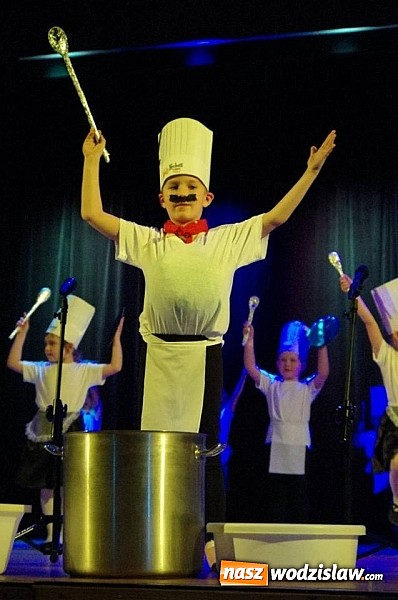 Zdjęcie w galerii na portalu naszwodzislaw.com: XXIII Miejski Festiwal Kultury Przedszkolnej zgromadził tłumy publiczności  wiadomości z regionu