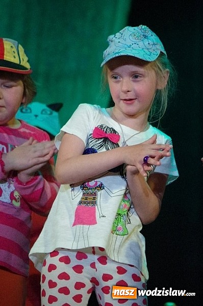 Zdjęcie w galerii na portalu naszwodzislaw.com: XXIII Miejski Festiwal Kultury Przedszkolnej zgromadził tłumy publiczności  wiadomości z regionu