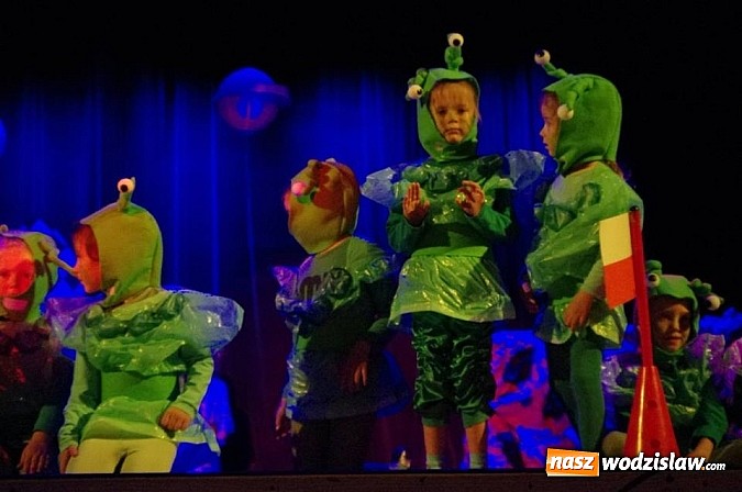 Zdjęcie w galerii na portalu naszwodzislaw.com: XXIII Miejski Festiwal Kultury Przedszkolnej zgromadził tłumy publiczności  wiadomości z regionu