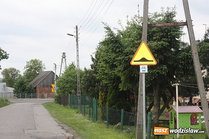 Zdjęcie w galerii na portalu naszwodzislaw.com: Trwa znakowanie tras rowerowych wiadomości z regionu