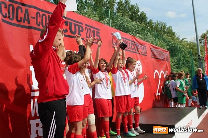 Zdjęcie w galerii na portalu naszwodzislaw.com: Dobre noty uczennic z Gimnazjum nr 2 w finale wojewódzkiego turnieju Coca Cola Cup  wiadomości z regionu