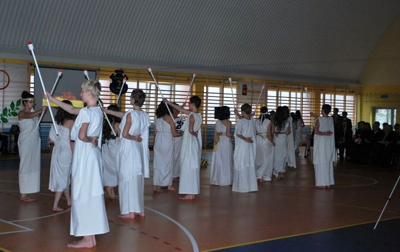 Zdjęcie w galerii na portalu naszwodzislaw.com: Widowisko na otwarcie hali sportowej wiadomości z regionu