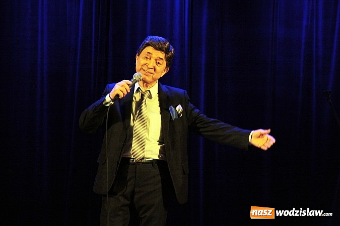 Zdjęcie w galerii na portalu naszwodzislaw.com: Jerzy Połomski zaśpiewał dla Mam wiadomości z regionu