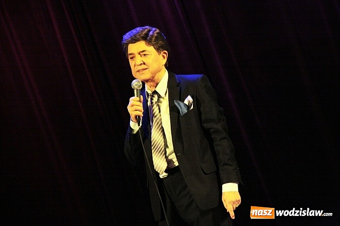 Zdjęcie w galerii na portalu naszwodzislaw.com: Jerzy Połomski zaśpiewał dla Mam wiadomości z regionu