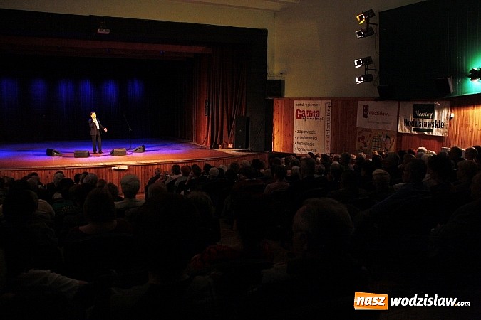 Zdjęcie w galerii na portalu naszwodzislaw.com: Jerzy Połomski zaśpiewał dla Mam wiadomości z regionu