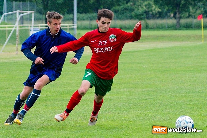 Zdjęcie w galerii na portalu naszwodzislaw.com: Skromne zwycięstwo juniorów Turzy wiadomości z regionu