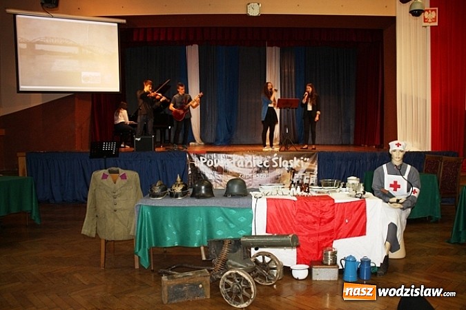 Zdjęcie w galerii na portalu naszwodzislaw.com: W I LO uczcili swojego patrona  wiadomości z regionu