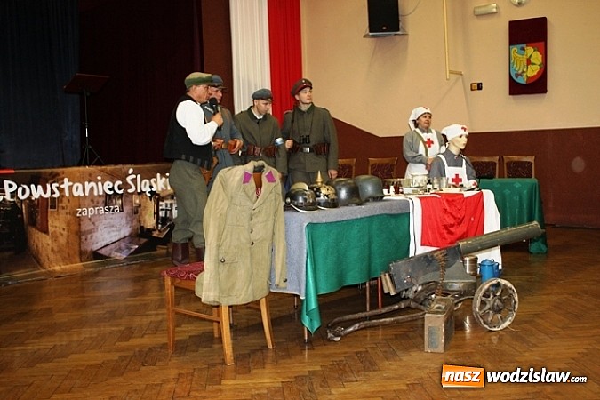 Zdjęcie w galerii na portalu naszwodzislaw.com: W I LO uczcili swojego patrona  wiadomości z regionu