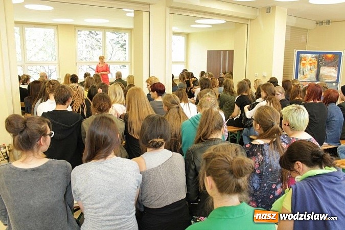 Zdjęcie w galerii na portalu naszwodzislaw.com: Wybitni znawcy w wodzisławskim Liceum Plastycznym  wiadomości z regionu
