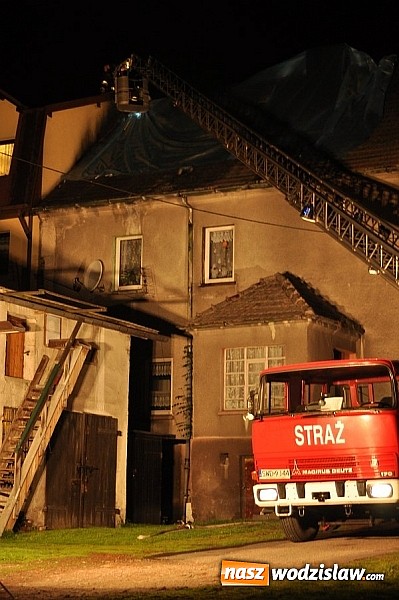 Zdjęcie w galerii na portalu naszwodzislaw.com: Pożar budynku wielorodzinnego w Wodzisławiu  wiadomości z regionu