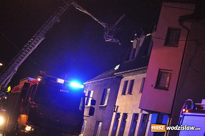 Zdjęcie w galerii na portalu naszwodzislaw.com: Pożar budynku wielorodzinnego w Wodzisławiu  wiadomości z regionu