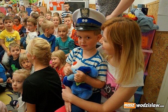 Zdjęcie w galerii na portalu naszwodzislaw.com: Porozmawiali z najmłodszymi o bezpieczeństwie w czasie zbliżających się wakacji  wiadomości z regionu