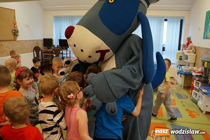 Zdjęcie w galerii na portalu naszwodzislaw.com: Porozmawiali z najmłodszymi o bezpieczeństwie w czasie zbliżających się wakacji  wiadomości z regionu