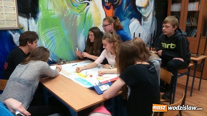 Zdjęcie w galerii na portalu naszwodzislaw.com: Uczniowie G2 walczą ze stereotypami wiadomości z regionu