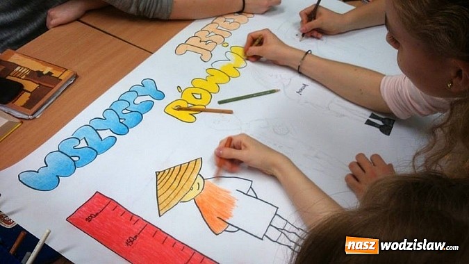 Zdjęcie w galerii na portalu naszwodzislaw.com: Uczniowie G2 walczą ze stereotypami wiadomości z regionu