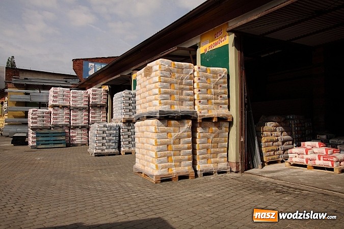 Zdjęcie w galerii na portalu naszwodzislaw.com: Jak pozbyć się białych nalotów na klinkierze? Porady fachowców wiadomości z regionu