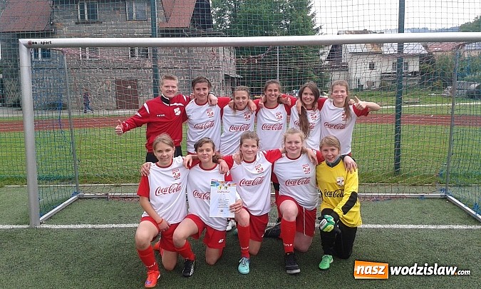 Zdjęcie w galerii na portalu naszwodzislaw.com: Piłkarki G2 w finale województwa wiadomości z regionu