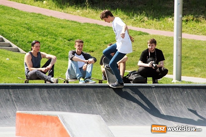 Zdjęcie w galerii na portalu naszwodzislaw.com: Sportowe emocje na wodzisławskim skateparku wiadomości z regionu