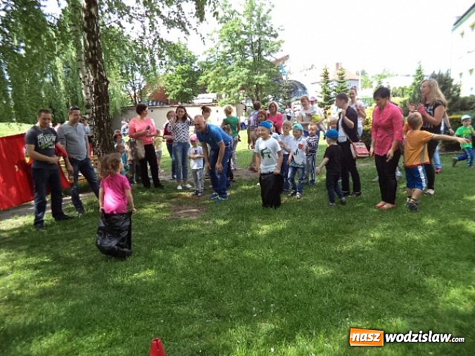 Zdjęcie w galerii na portalu naszwodzislaw.com: Wspólne święto rodzin i dzieci w przedszkolu nr 2 w Pszowie wiadomości z regionu