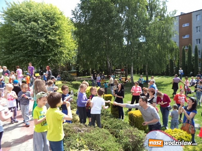 Zdjęcie w galerii na portalu naszwodzislaw.com: Wspólne święto rodzin i dzieci w przedszkolu nr 2 w Pszowie wiadomości z regionu