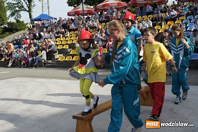 Zdjęcie w galerii na portalu naszwodzislaw.com: Gminny Dzień Strażaka w Mszanie za nami - były odznaczenia, pokazy ratownictwa i dobra zabawa wiadomości z regionu