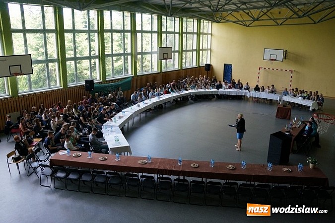 Zdjęcie w galerii na portalu naszwodzislaw.com: Namawiali do życia bez uzależnień - PaT w Wodzisławiu Śląskim  wiadomości z regionu