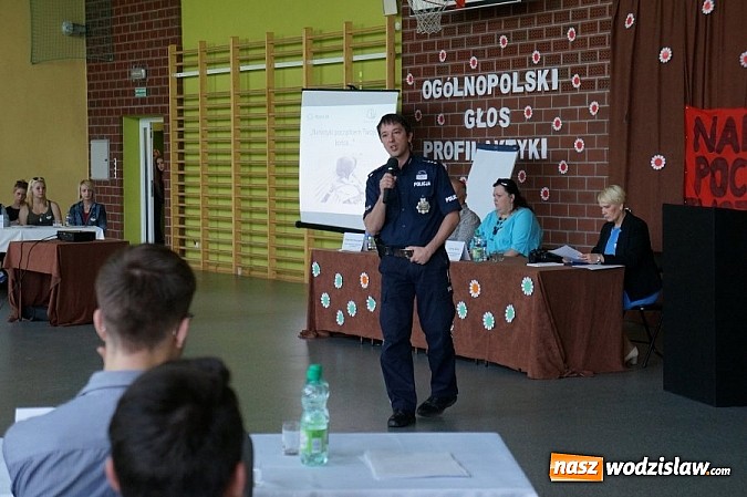 Zdjęcie w galerii na portalu naszwodzislaw.com: Namawiali do życia bez uzależnień - PaT w Wodzisławiu Śląskim  wiadomości z regionu