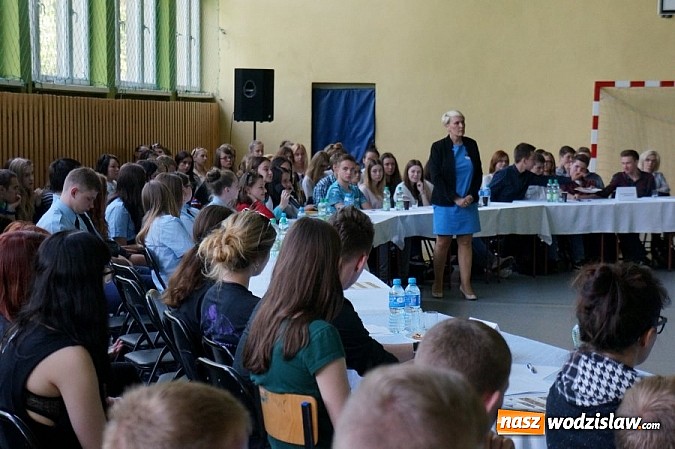 Zdjęcie w galerii na portalu naszwodzislaw.com: Namawiali do życia bez uzależnień - PaT w Wodzisławiu Śląskim  wiadomości z regionu