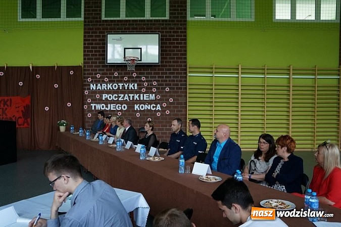 Zdjęcie w galerii na portalu naszwodzislaw.com: Namawiali do życia bez uzależnień - PaT w Wodzisławiu Śląskim  wiadomości z regionu