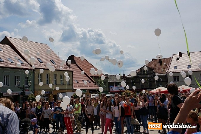 Zdjęcie w galerii na portalu naszwodzislaw.com: Namawiali do życia bez uzależnień - PaT w Wodzisławiu Śląskim  wiadomości z regionu