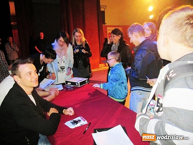 Zdjęcie w galerii na portalu naszwodzislaw.com: Niepełnosprawni  z powiatu wodzisławskiego zatańczyli z zespołem Weekend i pobili rekord Polski! wiadomości z regionu